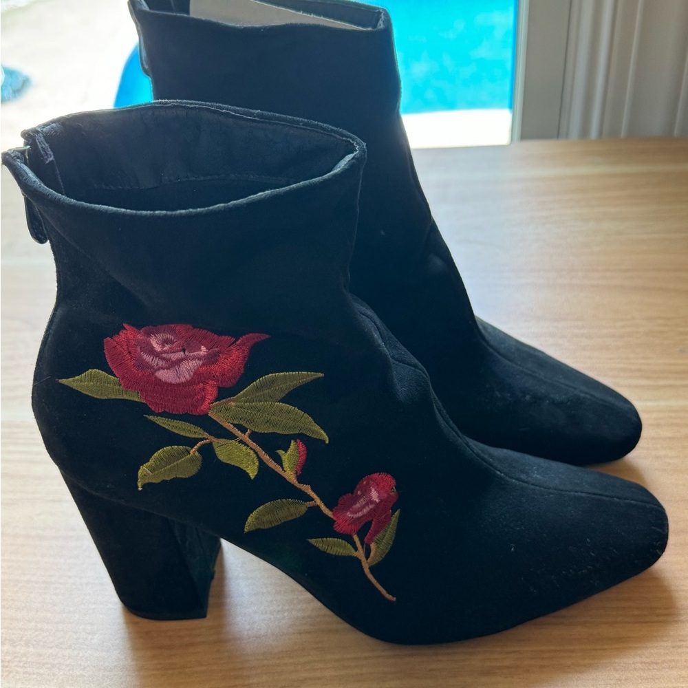 Black Faix Suede Embroidered Boots